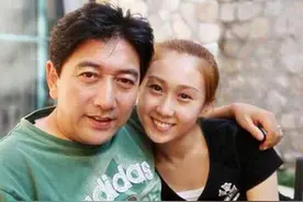 水均益抛弃瘫痪妻子，娶小13岁娇妻？听他亲生女儿怎么说图片