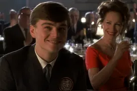 《猫鼠游戏》：对孤独歇斯底里地反抗，远比活在阴霾下骄傲得多图片