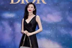 景甜空降Dior杀回时尚圈！抢赵丽颖风头变颜值担当，穿黑衣超级美图片