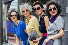 60岁的女人，用多少钱的护肤品好？3个挑选方法，导购也坑不了你图片