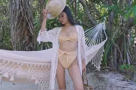 高以翔女友走出阴霾，和陌生男子海上冲浪，网友：好的真快图片