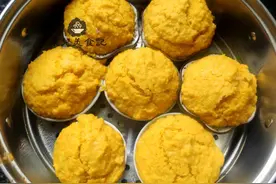 老爸10块钱买玉米，简单四步，做成粗粮玉米粑，原味香甜又好吃图片