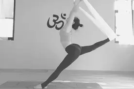 空中瑜伽又叫反重力瑜伽，具有很好理疗效果，图片