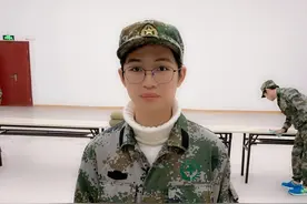 大话久哲四！赵英俊常年熬夜肝癌离世军训专家没收手机严禁熬夜图片