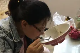 坐月子“吃鸡”有大学问，吃公鸡和吃母鸡效果差距明显，并非迷信图片