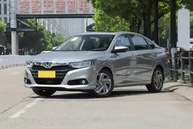 开习惯了日产轩逸，再换上朋友的本田凌派，车主：差距一目了然图片