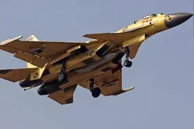 歼15舰载机完成重大突破！能在夜间穿针引线，又多了一项能力图片