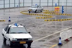 科目二考试遇到下暴雨怎么办？图片