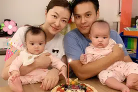 遗传有多不公平？熊黛林的双胞胎女儿，一个甜美一个龅牙图片