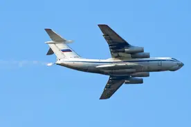 扔炸弹低空扫射，伊尔76的“副业”，航炮大型飞机曾经的自卫武器图片
