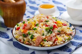 广东人真会吃，隔夜饭这样做，营养又健康，家人都抢着吃图片