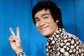 1973年李小龙死在丁佩家中，到底发生了什么？42年后丁佩道出事实图片