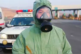 始终坚守“抗疫”第一线，竟未见上父亲最后一面……图片