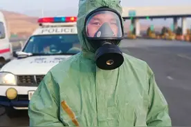 始终坚守“抗疫”第一线，竟未见上父亲最后一面……图片