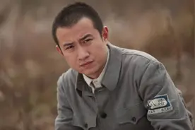 《雪豹》中的周卫国原型——独臂将军贺炳炎上将图片