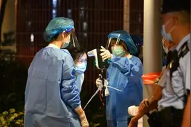 香港鸭脷洲特定区域“封区”进行新冠病毒检测 950人受检无人确诊图片