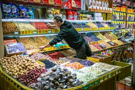 新疆国际大巴扎比土耳其的还大，是世界最大集市，游客来了不想走图片