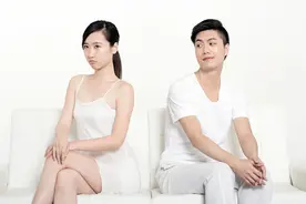 46岁的女人嫁给60岁的男人仅七天就离婚了，究竟为何图片