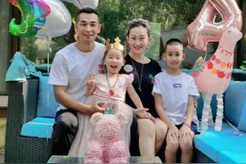 4位儿女双全的哥哥，陈小春欧阳靖生俩子，他们比丁克张淇幸福？图片