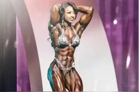 19岁职业卡，23岁世界冠军，25岁突然退役！夏妮可的传奇图片