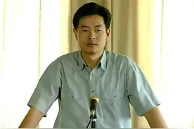 大器晚成濮存昕：2岁成瘸子，8年知青岁月，坐了9年冷板凳图片