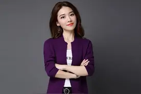 “薄外套”终于出新了，38-55岁穿，彰显高端气质图片