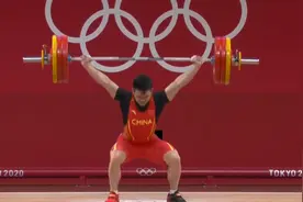 第12金！石智勇夺举重73公斤冠军，破纪录后，怒吼裁判暗讽黑哨图片