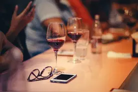 茅台镇第二大酒厂女员工被同事侵害后遭辞退，公司：业绩不合格图片