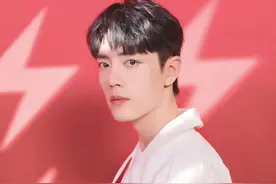 肖战新代言真不愧是“大户人家”！第一天都安排齐刷，网友却调侃图片