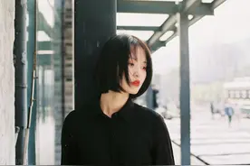 故事：试婚纱中途男友消失，找去他公寓门口，才知五年恋爱该放手图片