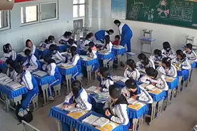 “老师不要紧，同学们继续学”德州一教师课堂晕倒，醒后坚持上满一天课图片