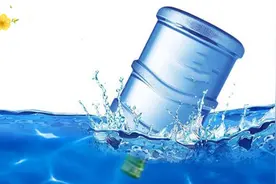 你还在饮用桶装水吗？图片