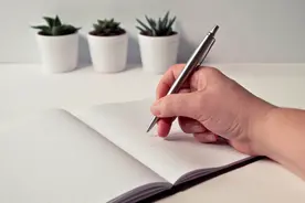 和领导关系越好，越不能把这三个秘密告诉领导，以免惹祸上身图片