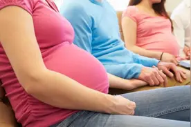 农村回收“孕妇尿”的现象层出不穷，这究竟有何用途？长见识了图片