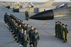 数百名韩国飞行员赴华！极力争取中国国籍，发生了什么大事？图片