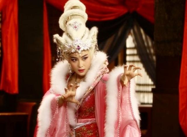 因为神仙要历劫天庭要挑选干部，于是，他们联合起来灭了一个王朝