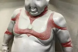 当奥特曼Cosplay也开始出“肉装”图片