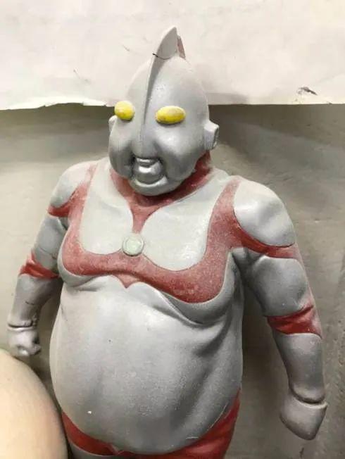 当奥特曼Cosplay也开始出“肉装”