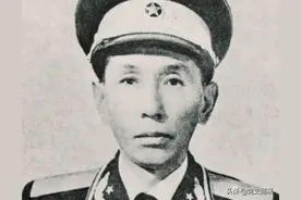 西藏走出的特殊开国中将，享年百岁，毅然签订西藏和平协议展现弥天大勇，为何称邓小平是他投身革命的引路人图片