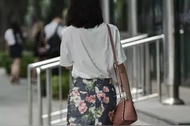 夜色狂魔，女孩子要懂得保护自己，时刻警惕独自在外一定要当心图片