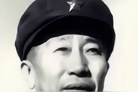 55年中央授解方为少将，彭德怀听后掀桌：他要是少将，我顶多中将图片