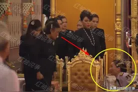苏提达甘当绿叶！祭祖时风头让给泰王原配，还主动匍匐跪拜晚辈图片