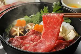 为什么台湾人喜欢吃牛肉？日本的寿喜烧，对其影响很大图片