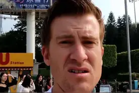 英国小伙到西藏旅游，一下飞机就怒斥：中国人这么没礼貌的么？图片