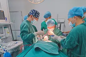 救人！上海援滇医生领衔，成功完成云南绿春县首例高血压脑出血开颅手术图片