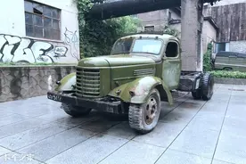 重温经典老解放CA10，百公里油耗28L，估计没几个年轻司机会开图片