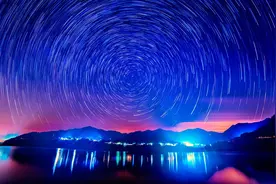 为何人抬头就能看到几百光年外的星星？人的眼光速度比光速快吗？图片