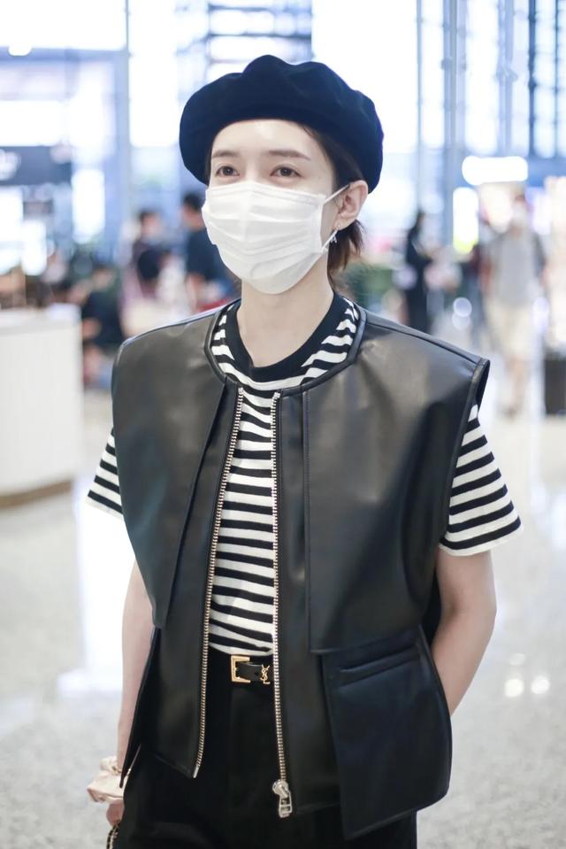 女明星秋季撞衫的第一件单品，我再也不说它鸡肋了