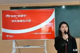全中国最爱学习的奶奶！89岁奶奶记数百页笔记玩转手机图片