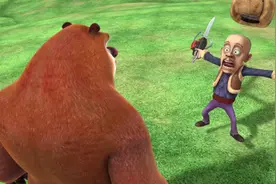 熊出没：光头强被熊大抓住绑在树上挠他痒痒，光头强难受的惨叫